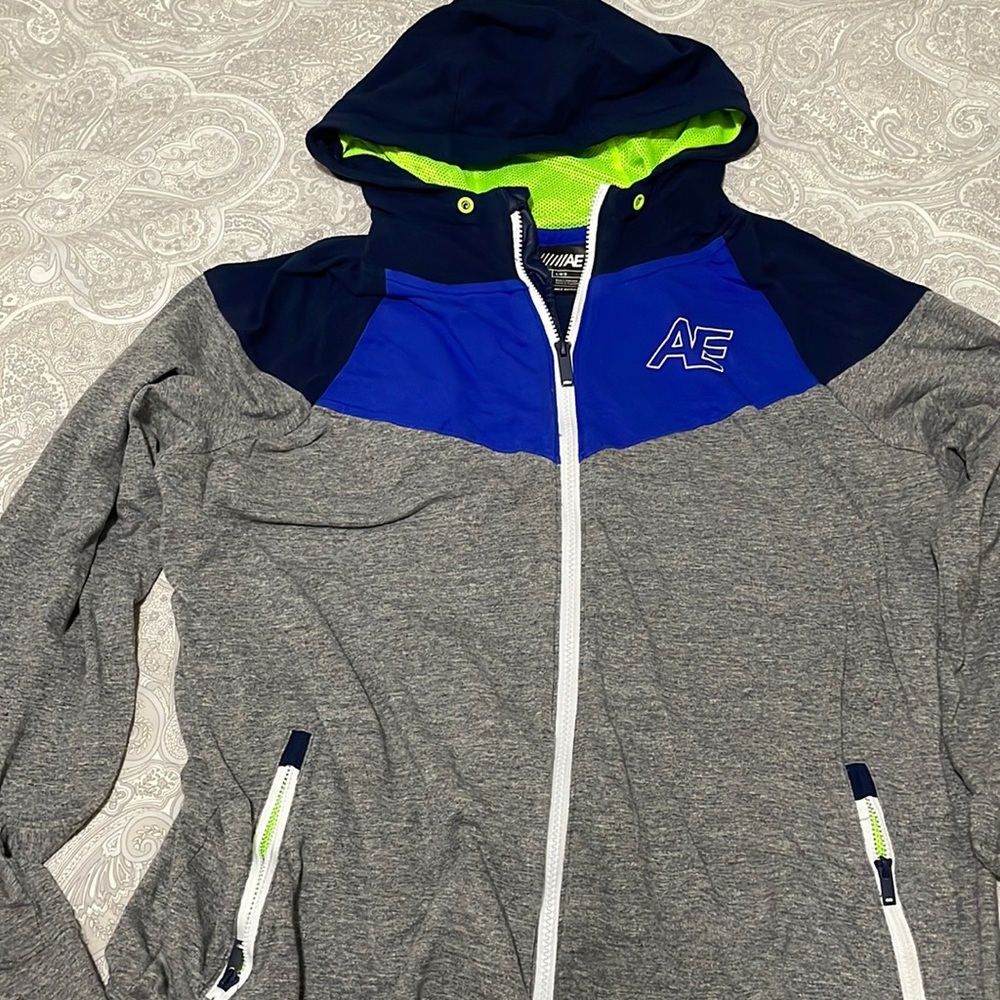 //AE Flex Mens Sweater Size L